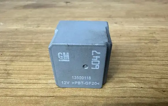 Opel Insignia A Other relay 13500118
