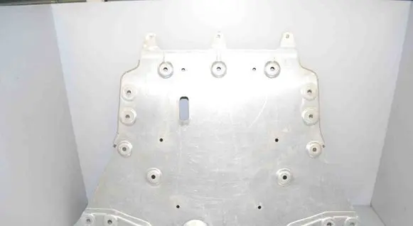 BMW iX Engine splash shield/under tray 6894792 31106894792