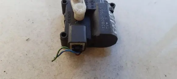 Toyota Corolla Verso E121 Air flap motor/actuator 1138002051 113800-2051