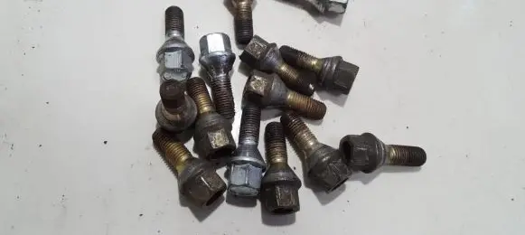 Mini One - Cooper R50 - 53 Nuts/bolts 