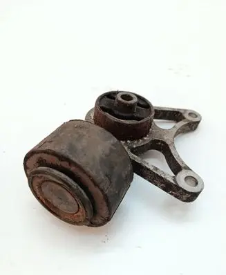 Land Rover Freelander Rear differential mounting bracket 