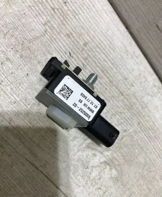 BMW X1 F48 F49 Airbag deployment crash/impact sensor 9305252