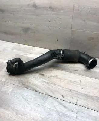 Land Rover Discovery 4 - LR4 Intercooler hose/pipe AH229F876BB 1038105S03