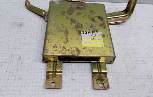 Nissan Sunny Engine control unit/module 2260462C01 EDCN83