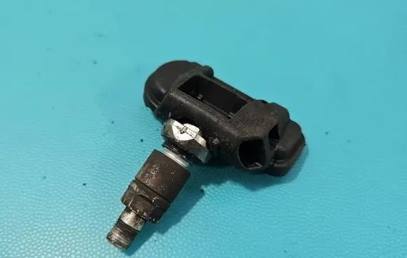 Opel Astra J Tire pressure sensor 2546A IMPRK1510759