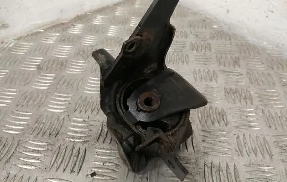 Toyota Avensis T250 Engine mount bracket 123720G010