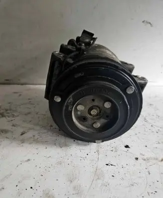 Volvo XC70 Air conditioning (A/C) compressor (pump) P31308259 Z00103444