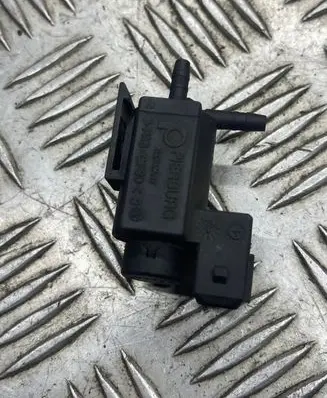 Volvo S40 Turbo solenoid valve 1742712 00T062 72234100