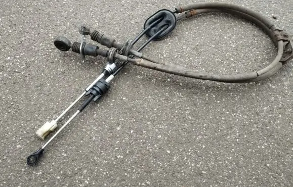 Gear shift cable linkage