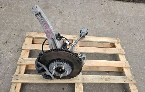 Land Rover Defender Stub axle 