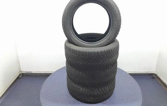 Audi A4 S4 B8 8K R17 winter tire 4050496001643