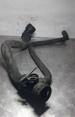 Volkswagen PASSAT B5.5 Engine coolant pipe/hose 4B0121049S