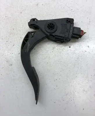 Audi A6 S6 C6 4F Accelerator throttle pedal 8K1723523 6PV00950501