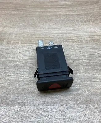 Volkswagen Golf IV Hazard light switch 1J0953235J