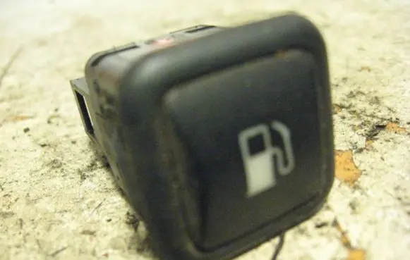 Skoda Octavia Mk1 (1U) Fuel tank opening switch 3D0959833A