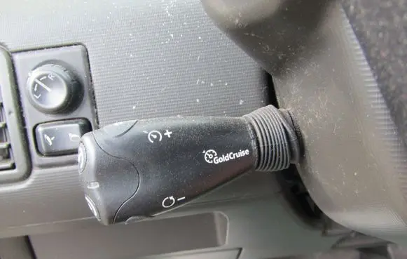 Nissan X-Trail T30 Cruise control switch 