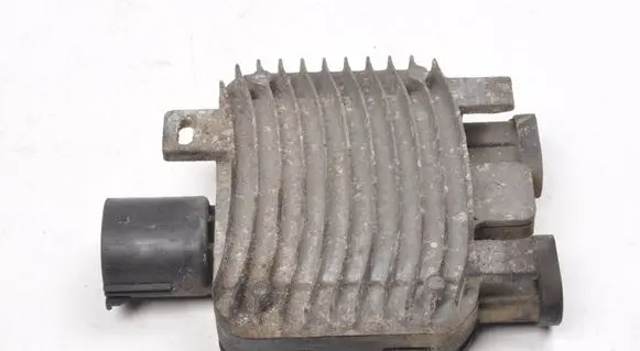 Ford Mondeo Mk III Coolant fan relay 940004101