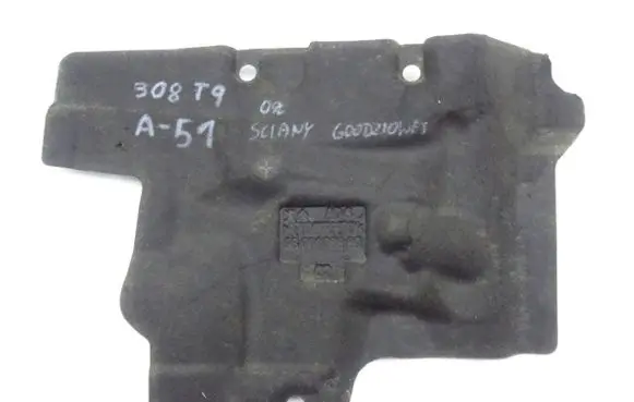 Peugeot 308 Heat shield in engine bay 9800108880