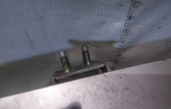 Ford Focus Tailgate/trunk/boot hinge