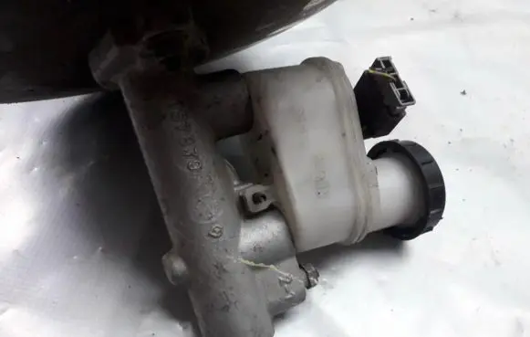 Nissan Almera N16 Master brake cylinder 22157879