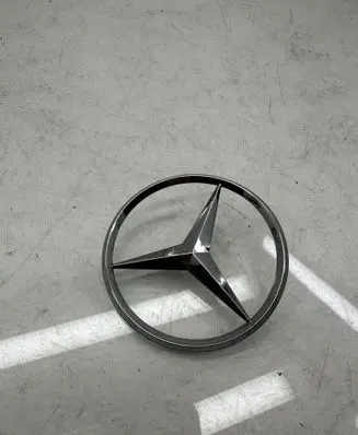 Mercedes-Benz C AMG W204 Manufacturer badge logo/emblem A2047580058