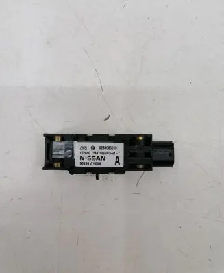 Nissan Note (E11) Airbag deployment crash/impact sensor 98830AY00A 0285003019