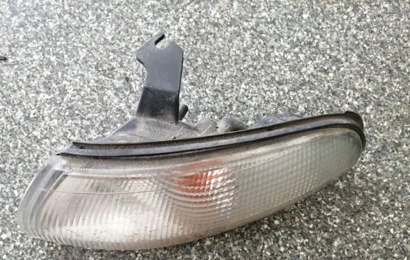 Mazda 626 Front indicator light 21061612