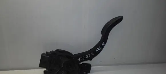 Volvo V70 Accelerator throttle pedal 6G929F836AD