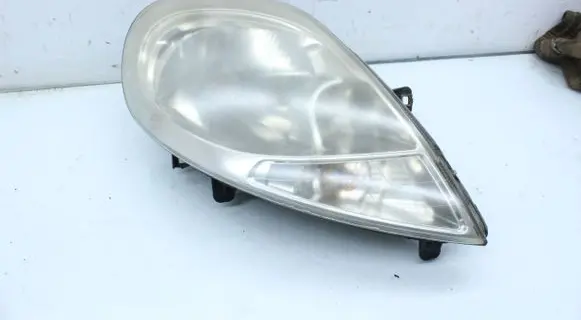 Opel Vivaro Headlight/headlamp 8200701356
