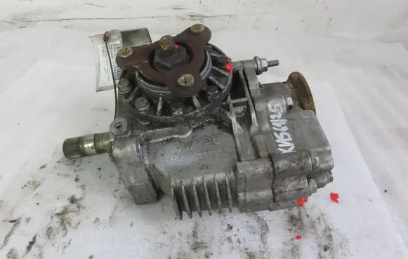 Volkswagen Golf V Rear gearbox reducer/haldex oil pump 0AV409053H