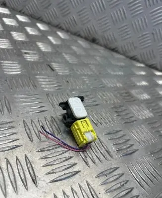 Mitsubishi Outlander Airbag deployment crash/impact sensor 8651A166 190725403 5112