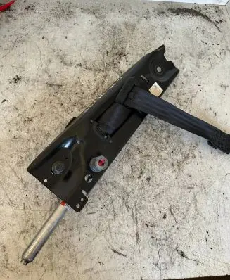 Volvo V70 Front seatbelt 6069365