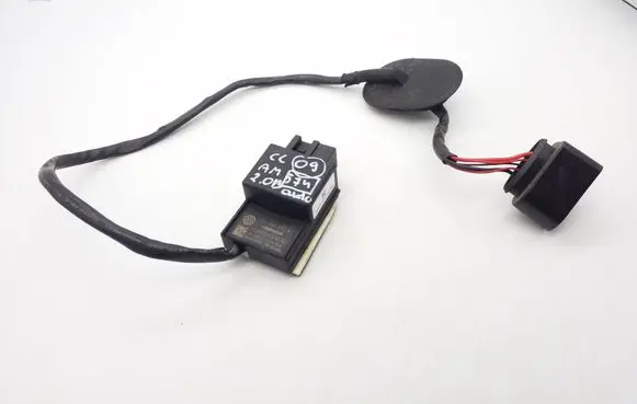 Volkswagen PASSAT CC Fuel pump relay 1K0906093K