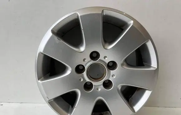 Volkswagen Multivan T5 R16 alloy rim 7H0601025E