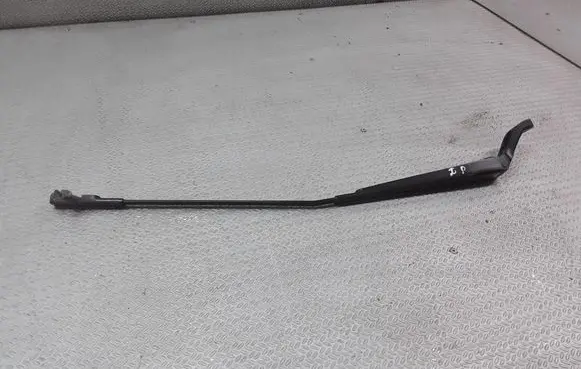 Peugeot 407 Front wiper blade arm