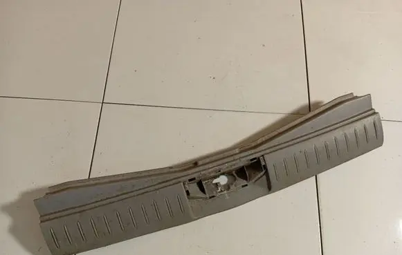 Nissan Primera Other trunk/boot trim element 84992AV700