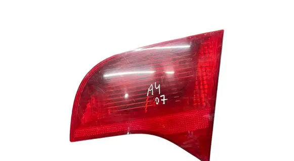 Audi A4 S4 B7 8E 8H Tailgate rear/tail lights 484572 1819 3VS10Q