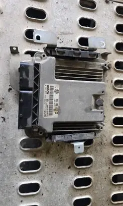 Volkswagen Golf V Engine control unit/module 03G906016CD 0281011945 1039S06219