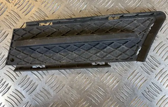 BMW 3 E90 E91 Front bumper lower grill 7154553