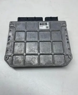 Toyota Avensis T270 Engine control unit/module 8966105D61 MB2754001120