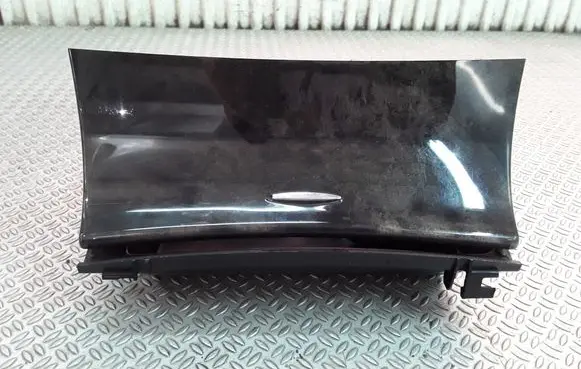 Mercedes-Benz E W211 Car ashtray A2118101330