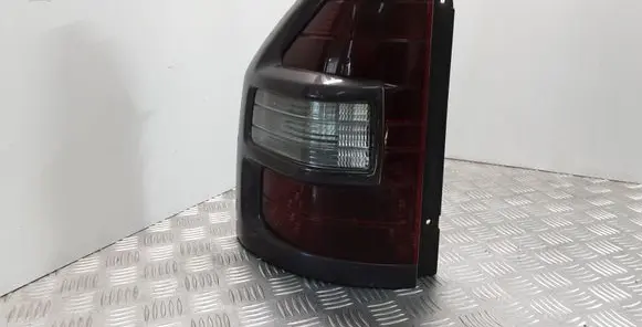 Mitsubishi Pajero Rear/tail lights