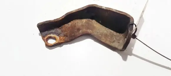 Mazda 626 Engine mounting bracket