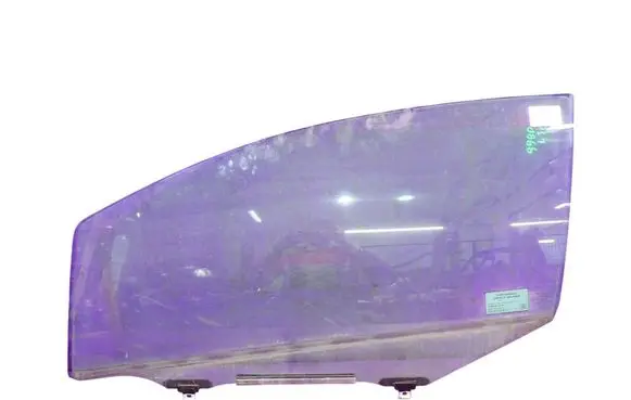 Toyota Yaris Front door window glass four-door
