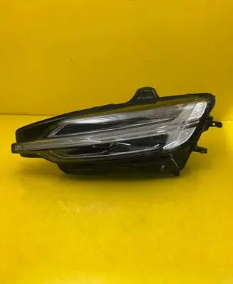 Volvo S60 Headlight/headlamp 32228866