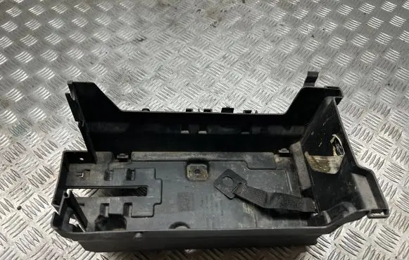 Opel Insignia A Battery box tray 13448185