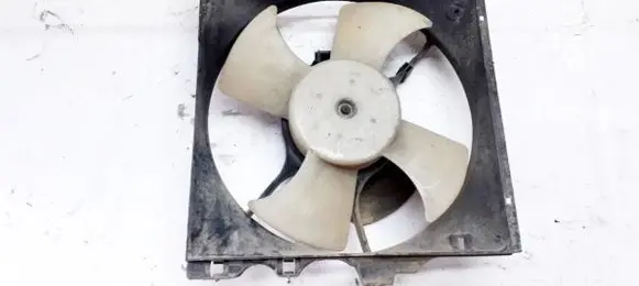 Nissan Sunny Radiator cooling fan shroud