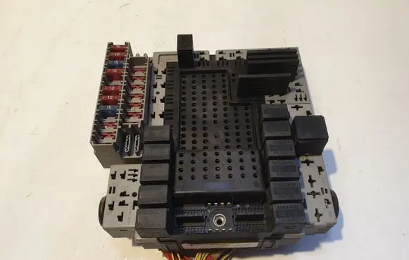 Volvo S80 Fuse module 9494673