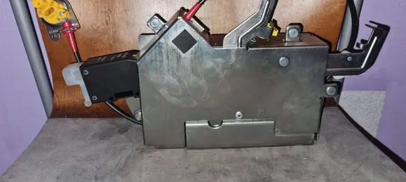Ford Transit Sliding door lock 1C15B264A01FH270412