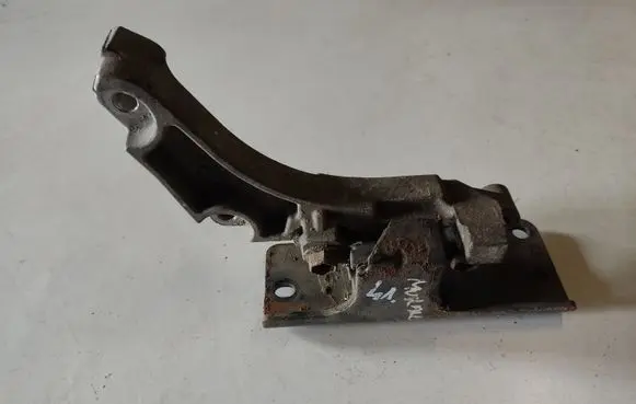 Nissan Murano Z50 Engine mount bracket